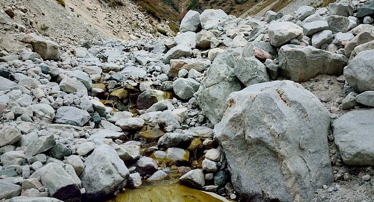 На автотрассе «Душанбе-Чанак» возможны сход лавин и камнепады