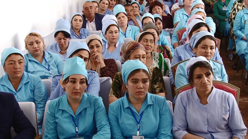 Завтра в исфаре. Мед колледж Исфара. Медсестры Таджикистана. Городская больница в город Исфара. Колледж в городе Исфаре.