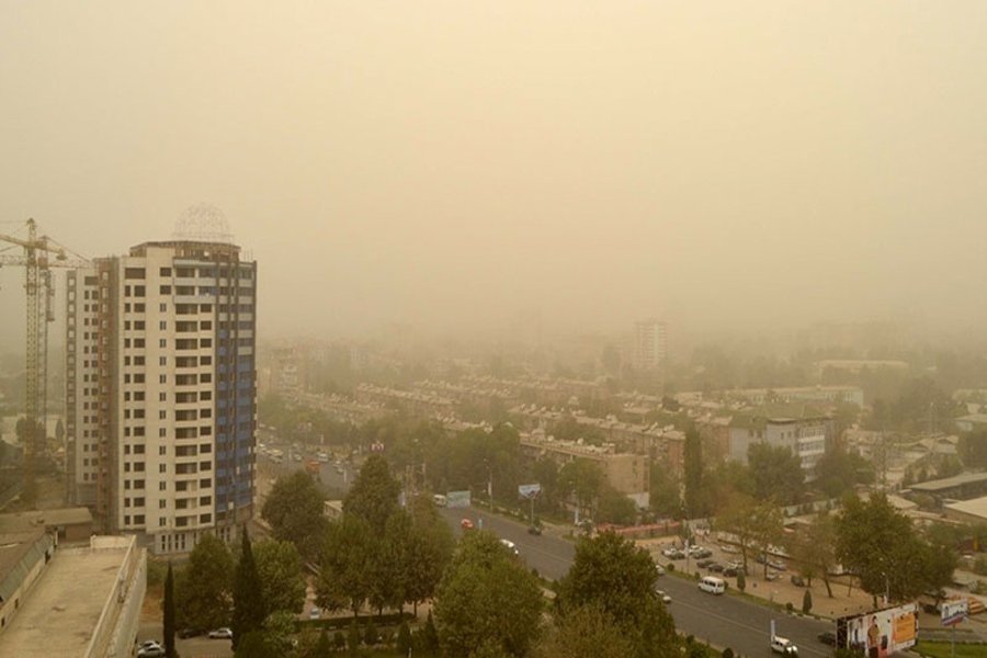 Ташкент загрязнение. В Таджикистане пыльная буря и мгла. Пыльная буря в Душанбе. Пыльная буря в Узбекистане. Пыльная буря в Ургенче.